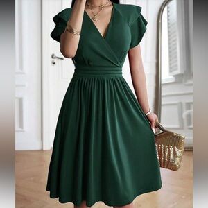 SHEIN Surplice Neck Flounce Sleeve Elegant Emerald Green Dress Size 6